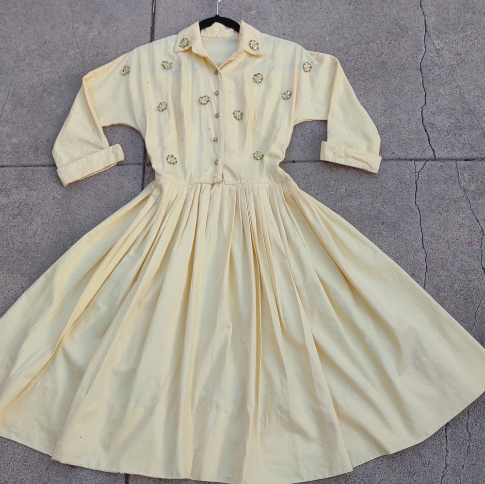 1950s vintage floral day dress